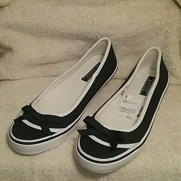 (NEW) American Living Sneaker - Picture 2 of 8